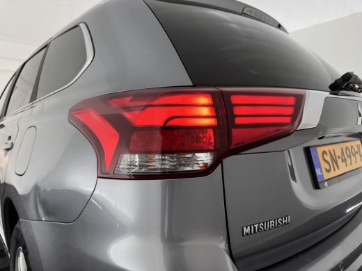 Mitsubishi Outlander 2.0 PHEV (Plug-In) Pure (INCL-BTW) Aut. *LEATHER-MICROFIBRE | COMFORTSEATS | CARPLAY | CAMERA | D... ActivLease financial lease