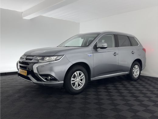 Mitsubishi Outlander 2.0 PHEV (Plug-In) Pure (INCL-BTW) Aut. *LEATHER-MICROFIBRE | COMFORTSEATS | CARPLAY | CAMERA | D... ActivLease financial lease