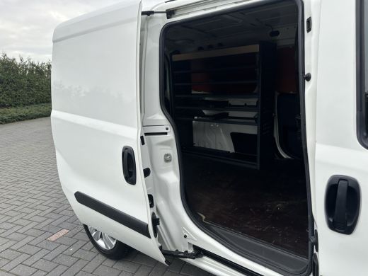 Opel Combo 1.3 CDTi E6 / L2H1 / SPORT / 1e EIG. / BOTT INRICHTING / CRUISE / AIRCO / LICHTMETAAL ActivLease financial lease