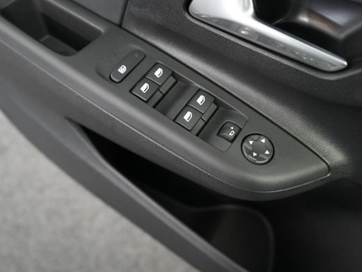 Opel Corsa YES | LED koplampen met LED dagrijverlichting | Licht- en regensensor | Parkeersensoren achter ActivLease financial lease