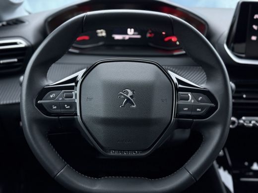 Peugeot 208 1.2 PureTech Allure | Airco (automatisch) | Apple Carplay/Android Auto|telefoonintegratie premium... ActivLease financial lease