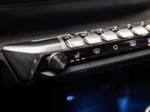 Peugeot 3008 1.2 PureTech Active Sport Automaat (FACELIFT, APPLE CARPLAY, GROOT NAVI, LEDER, STOELVERWARMING, ... ActivLease financial lease