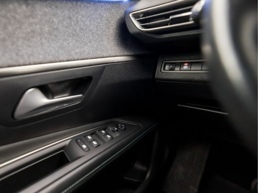 Peugeot 3008 1.2 PureTech Active Sport Automaat (FACELIFT, APPLE CARPLAY, GROOT NAVI, LEDER, STOELVERWARMING, ... ActivLease financial lease