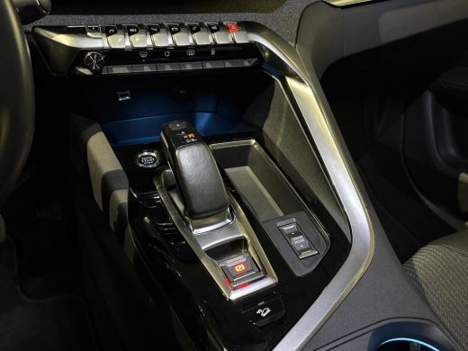 Peugeot 3008 1.6 plug-in HYbrid4 300pk Allure|4X4|Camera|Carplay|Navi|PDC|Side assist|Lane Assist| ActivLease financial lease