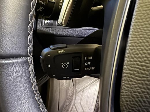 Peugeot 3008 1.6 plug-in HYbrid4 300pk Allure|4X4|Camera|Carplay|Navi|PDC|Side assist|Lane Assist| ActivLease financial lease