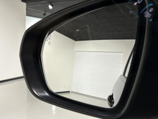 Peugeot 3008 1.6 plug-in HYbrid4 300pk Allure|4X4|Camera|Carplay|Navi|PDC|Side assist|Lane Assist| ActivLease financial lease