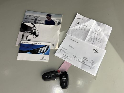 Peugeot 3008 1.6 plug-in HYbrid4 300pk Allure|4X4|Camera|Carplay|Navi|PDC|Side assist|Lane Assist| ActivLease financial lease