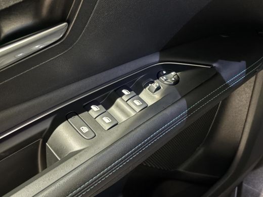 Peugeot 3008 1.6 plug-in HYbrid4 300pk Allure|4X4|Camera|Carplay|Navi|PDC|Side assist|Lane Assist| ActivLease financial lease