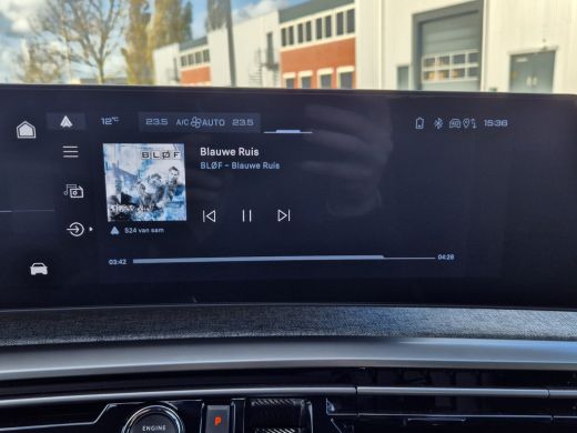 Peugeot e-3008 Allure Avantage | 210PK 73 kWh | Achteruitrijcamera | Parkeersensoren achter | Panoramic Navigati... ActivLease financial lease