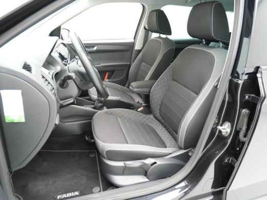 Skoda Fabia Combi 1.0 TSI 95pk Ambition Navi via app Pdc Cruise Privacy glas 8 ActivLease financial lease