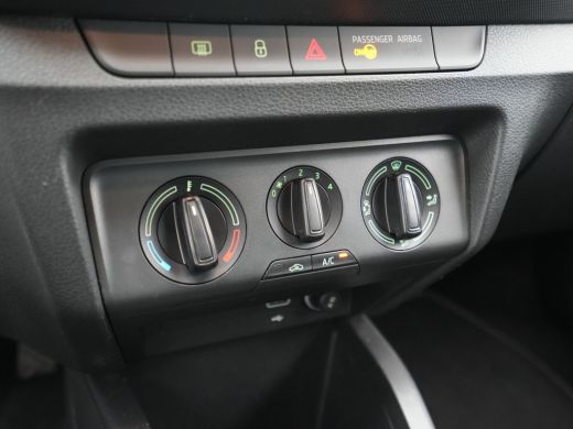 Skoda Fabia Combi 1.0 TSI 95pk Ambition Navi via app Pdc Cruise Privacy glas 8 ActivLease financial lease