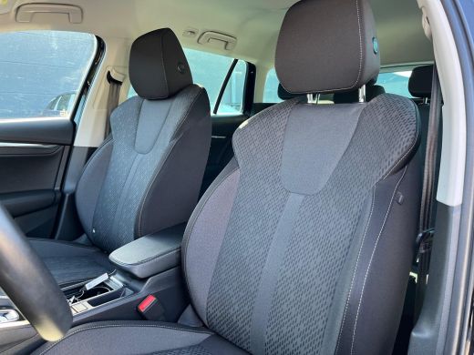 Skoda Octavia Combi 1.4 204PK TSI iV PHEV Business Edition Plus | ACC | Navigatie | Verwamde stoelen V+A | Acht... ActivLease financial lease