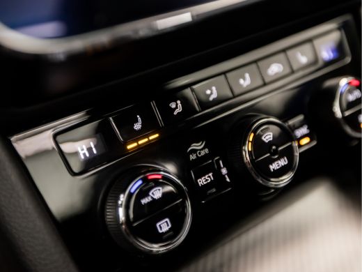 Skoda Superb Combi 1.4 TSI iV Sportline 218Pk Automaat (PANORAMADAK, VIRTUAL COCKPIT, APPLE CARPLAY, LEDER/ALC... ActivLease financial lease