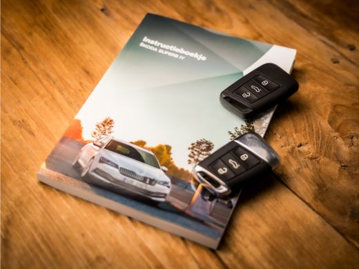 Skoda Superb Combi 1.4 TSI iV Sportline 218Pk Automaat (PANORAMADAK, VIRTUAL COCKPIT, APPLE CARPLAY, LEDER/ALC... ActivLease financial lease