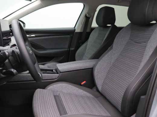 Skoda Superb Combi 1.5 TSI PHEV Business Edition 204PK DSG Matrix LED verlichting, Achteruitrijcamera, Adaptie... ActivLease financial lease