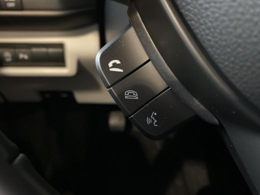 Suzuki Swift 1.2 Style Smart Hybrid Climate Control | Navigatiesysteem | Adaptieve Cruise Control | Stoelverwa... ActivLease financial lease