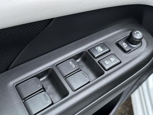 Suzuki Swift 1.2 Style Smart Hybrid Climate Control | Navigatiesysteem | Adaptieve Cruise Control | Stoelverwa... ActivLease financial lease