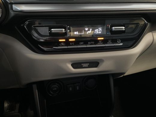 Suzuki Swift 1.2 Style Smart Hybrid Climate Control | Navigatiesysteem | Adaptieve Cruise Control | Stoelverwa... ActivLease financial lease