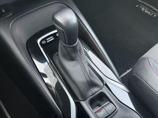 Toyota Corolla 1.8 Hybrid Executive **NAVIGATIE/ PARKEERSENSOREN/ KEYLESS/ 36 MAANDEN GARANTIE** ActivLease financial lease