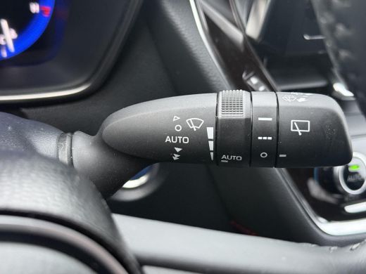 Toyota Corolla 1.8 Hybrid Executive **NAVIGATIE/ PARKEERSENSOREN/ KEYLESS/ 36 MAANDEN GARANTIE** ActivLease financial lease