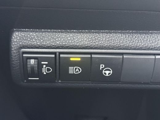 Toyota Corolla 1.8 Hybrid Executive **NAVIGATIE/ PARKEERSENSOREN/ KEYLESS/ 36 MAANDEN GARANTIE** ActivLease financial lease