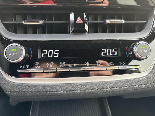 Toyota Corolla Cross Hybrid 140 Dynamic ActivLease financial lease