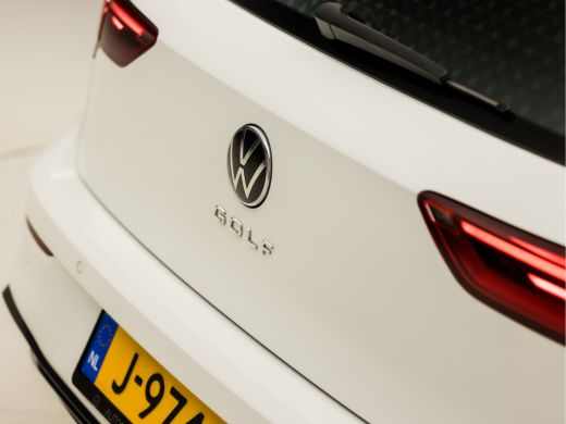 Volkswagen Golf 2.0 TDI Golf (APPLE CARPLAY, GROOT NAVI, KEYLESS, SPORTSTOELEN, PARKEERSENSOREN, SFEERVERLICHTING... ActivLease financial lease