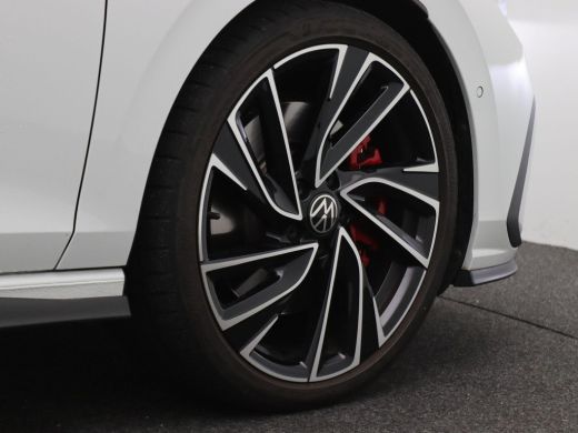 Volkswagen Golf 2.0 TSI GTI 245PK DSG Pano-Schuifdak, Matrix-LED, Head-up Display, Dodehoek Sensor, Achterruitrij... ActivLease financial lease
