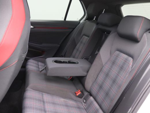 Volkswagen Golf 2.0 TSI GTI 245PK DSG Pano-Schuifdak, Matrix-LED, Head-up Display, Dodehoek Sensor, Achterruitrij... ActivLease financial lease