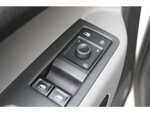 Volkswagen ID. Buzz Cargo Cargo 77 kWh 204 pk Dubbele Schuifdeur | Trekhaak | Carbolt Systeem | Alarm Klasse 3 | Bijrijders... ActivLease financial lease