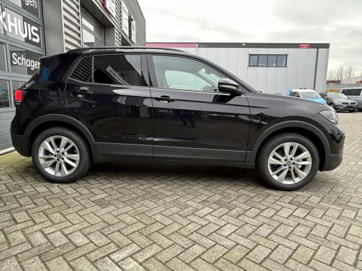 Volkswagen T-Cross Life Edition Inclusief €2000,- inruilvoordeel | 'App-Connect' draadloze smartphone integratie | 4... ActivLease financial lease