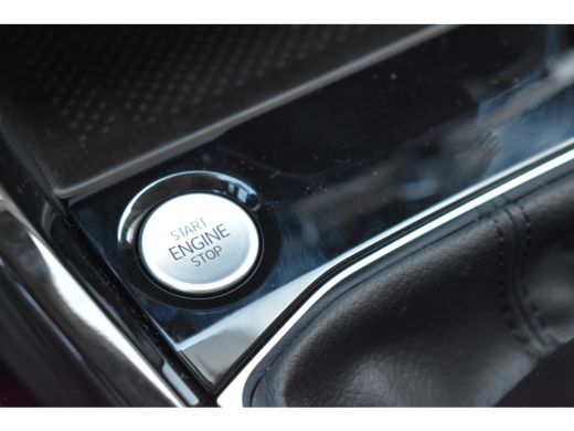 Volkswagen T-Cross Life Edition Inclusief €2000,- inruilvoordeel | 'App-Connect' draadloze smartphone integratie | 4... ActivLease financial lease