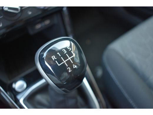 Volkswagen T-Cross Life Edition Inclusief €2000,- inruilvoordeel | 'App-Connect' draadloze smartphone integratie | 4... ActivLease financial lease