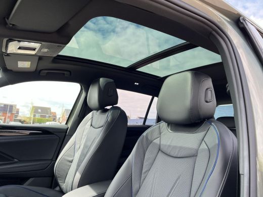 Volkswagen Tiguan 1.5 TSI 110kW DSG R-Line | 150Pk | Leder | Pano dak | HUD | Trekhaak | ERGO Active | Verwarmde/ge... ActivLease financial lease