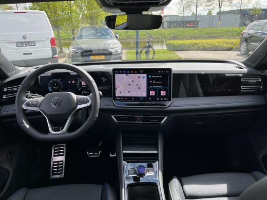 Volkswagen Tiguan 1.5 TSI 110kW DSG R-Line | 150Pk | Leder | Pano dak | HUD | Trekhaak | ERGO Active | Verwarmde/ge... ActivLease financial lease