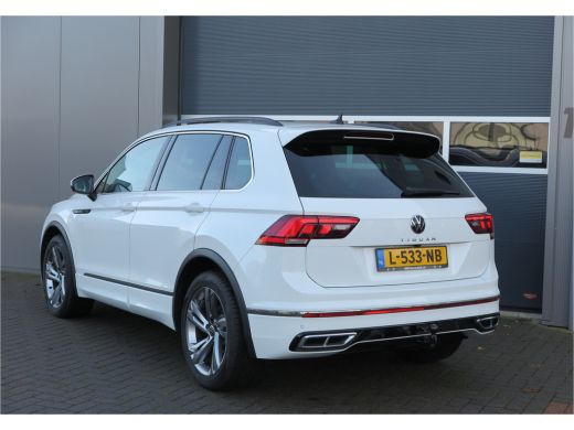 Volkswagen Tiguan 1.5 TSI 150pk DSG 2xR-Line Virtual Cockpit , Trekhaak, Camera , Navi , DAB+ , Carplay , Led verli... ActivLease financial lease
