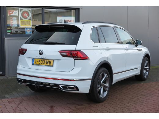 Volkswagen Tiguan 1.5 TSI 150pk DSG 2xR-Line Virtual Cockpit , Trekhaak, Camera , Navi , DAB+ , Carplay , Led verli... ActivLease financial lease