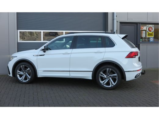 Volkswagen Tiguan 1.5 TSI 150pk DSG 2xR-Line Virtual Cockpit , Trekhaak, Camera , Navi , DAB+ , Carplay , Led verli... ActivLease financial lease