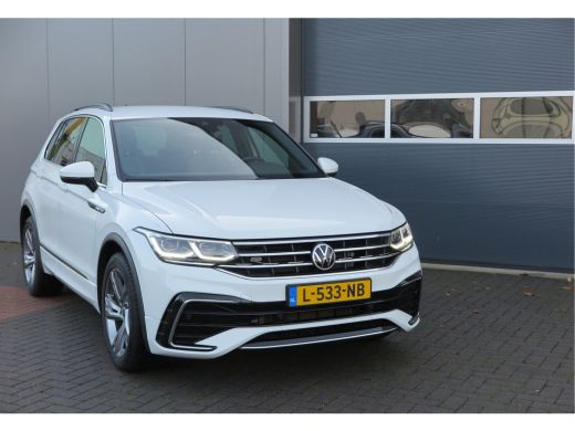 Volkswagen Tiguan 1.5 TSI 150pk DSG 2xR-Line Virtual Cockpit , Trekhaak, Camera , Navi , DAB+ , Carplay , Led verli... ActivLease financial lease