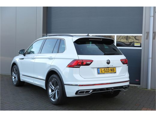 Volkswagen Tiguan 1.5 TSI 150pk DSG 2xR-Line Virtual Cockpit , Trekhaak, Camera , Navi , DAB+ , Carplay , Led verli... ActivLease financial lease