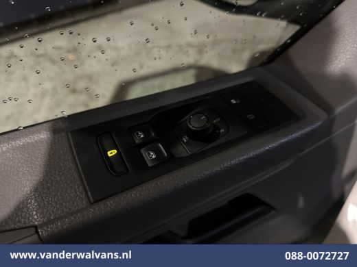 Volkswagen Transporter 2.0 TDI 150pk L2H1 Euro6 Airco | Navigatie | Apple Carplay | Cruisecontrol Trekhaak, Android Auto... ActivLease financial lease