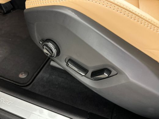 Volvo  XC60 2.0 T6 Plug-in hybrid AWD Plus Dark | 19" Allseason | Luchtvering | Geventileerd Nappa Leder | Tr... ActivLease financial lease