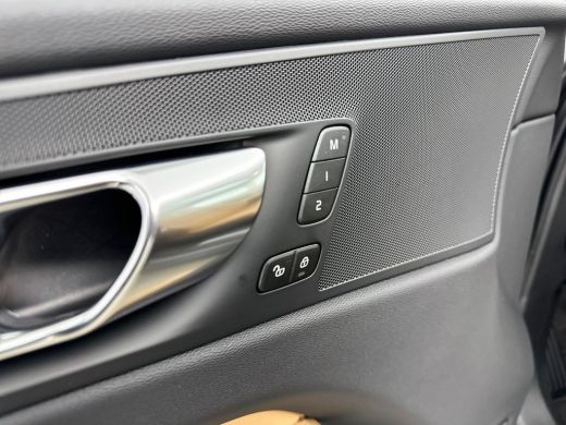 Volvo  XC60 2.0 T6 Plug-in hybrid AWD Plus Dark | 19" Allseason | Luchtvering | Geventileerd Nappa Leder | Tr... ActivLease financial lease