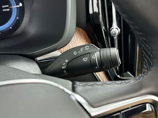 Volvo  XC60 2.0 T6 Plug-in hybrid AWD Plus Dark | 19" Allseason | Luchtvering | Geventileerd Nappa Leder | Tr... ActivLease financial lease