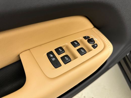 Volvo  XC60 2.0 T6 Plug-in hybrid AWD Plus Dark | 19" Allseason | Luchtvering | Geventileerd Nappa Leder | Tr... ActivLease financial lease