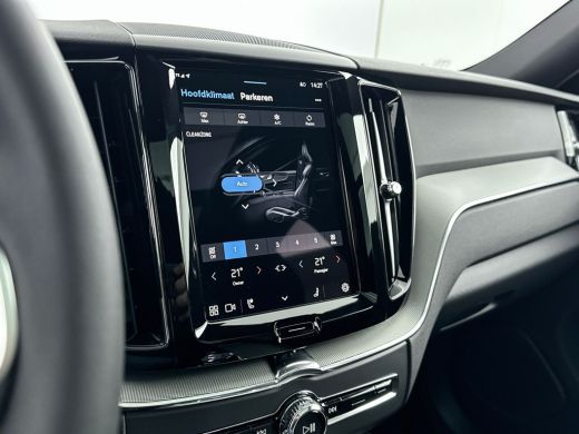 Volvo  XC60 T6 Recharge Plus Dark | 19" Allseason | Sportstoelen | Trekhaak | Full LED | Elektrisch verstelba... ActivLease financial lease