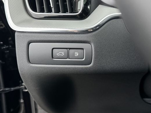 Volvo  XC60 T6 Recharge Plus Dark | 19" Allseason | Sportstoelen | Trekhaak | Full LED | Elektrisch verstelba... ActivLease financial lease