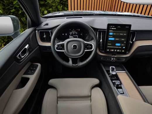 Volvo  XC60 Recharge Plug-In Hybrid AWD Ultra Bright | Pilot Assist | 21" Velgen | Panoramadak | 360 Camera |... ActivLease financial lease