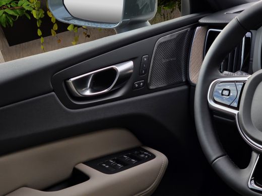 Volvo  XC60 Recharge Plug-In Hybrid AWD Ultra Bright | Pilot Assist | 21" Velgen | Panoramadak | 360 Camera |... ActivLease financial lease