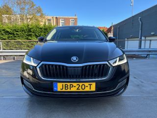 Skoda Octavia Combi 1.4 204PK TSI iV PHEV Business Edition Plus | ACC | Navigatie | Verwamde stoelen V+A | Acht...